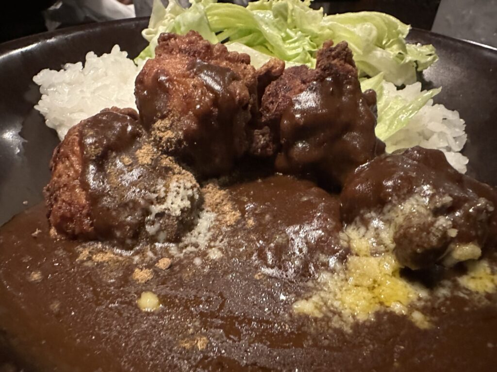 チキンのからあげカレーのアップ