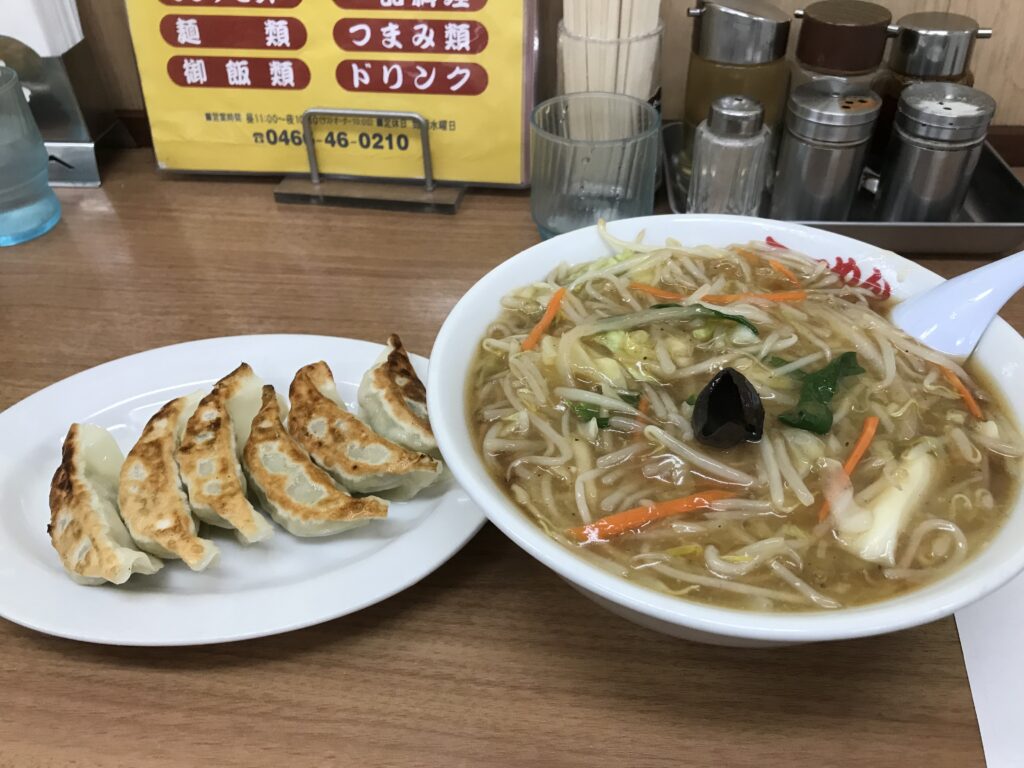 らーめんまるとも：サンマーメンと餃子